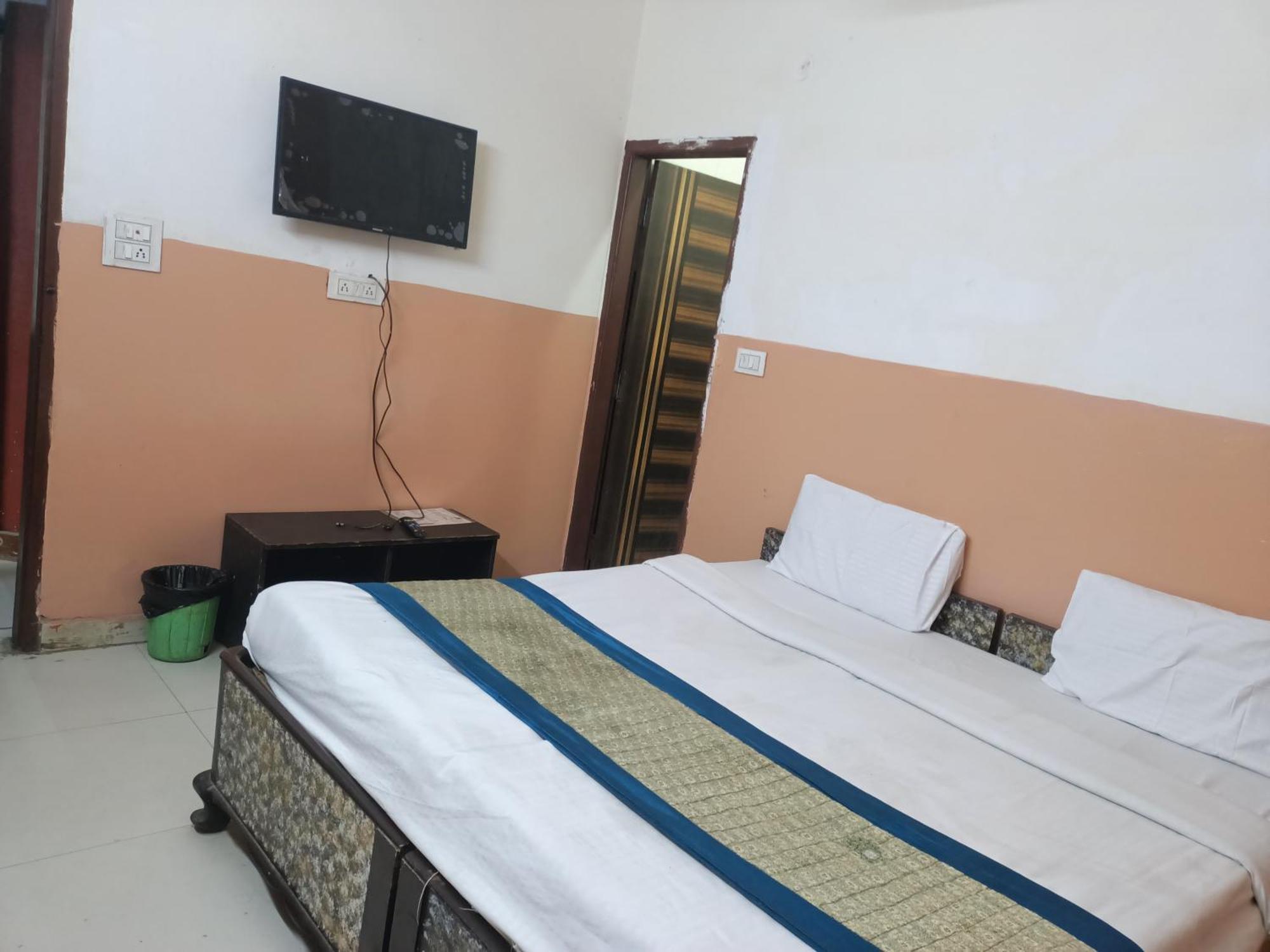 Hotel Royal India - Vijay Enclave New Delhi Exteriör bild